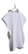 Cargar imagen en el visor de la galería, Poncho Equipamiento Hotelero Helena Wht Niños Kimono