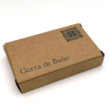 Cargar imagen en el visor de la galería, 100 kits Gorro De Baño Ducha Hotelera Plástico/amenidades Para Hotel/Airbnb Kit de viaje. Regina Spa Therapy