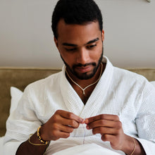 Cargar imagen en el visor de la galería, 100 Kits de costura individual de emergencia con agujas, hilos, botón, pin de seguridad para Hoteles, Airbnb y Kit de Viaje