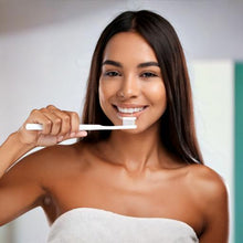 Cargar imagen en el visor de la galería, Pack De 100 Cepillos Dentales Bco Individuales Con Celofán