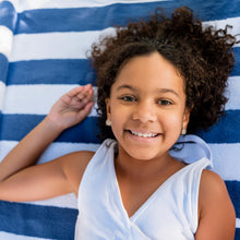 Cargar imagen en el visor de la galería, Toalla de Alberca Listada Azul Con Blanco 100% Algodón, 200 x 100 cm, 8 piezas