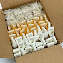 Cargar imagen en el visor de la galería, Regina Spa Therapy Kit Airbnb Incluye: Shampoo con Acondicionador Miel de Abeja 35 ml, Crema Corporal de Coco 35ml y Jabón de Avena 30 gr