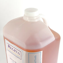 Cargar imagen en el visor de la galería, Regina Spa Therapy Jabón para Manos Hotelero Hecho a Base de Esencia de Moras y Vainilla. 5 Litros Refil