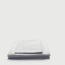 Cargar imagen en el visor de la galería, Juego de Sábanas Hoteleras Blancas Lisas Individual , 250 Hilos, 40% Poliéster / 60% Algodón.