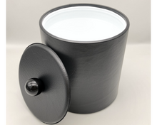 Cargar imagen en el visor de la galería, Hielera Piel Sintética Con Tapa Glamour Deluxe Negro Wescon