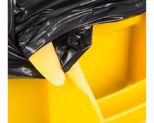 Cargar imagen en el visor de la galería, Bote Contenedor Brute Para Basura 32 Gal (121.13 Litros) Amarillo Rubbermaid