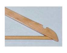 Cargar imagen en el visor de la galería, Gancho De Madera Para Ropa, Color Natural, 25 Piezas