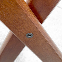 Cargar imagen en el visor de la galería, Tijera Porta Charola De Madera Csl Color Nuez Con Cintas Café