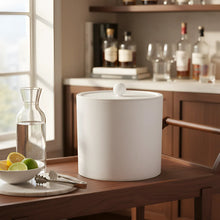 Cargar imagen en el visor de la galería, Hielera Térmica de Vinil (2.8 Litros) con Tapa Perilla Blanca – Elegancia y Frescura en un Solo Lugar
